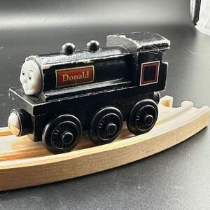 Learning Curve Thomas Wooden Railway Donald Kids OS Black Train Vintage 2003 Toy